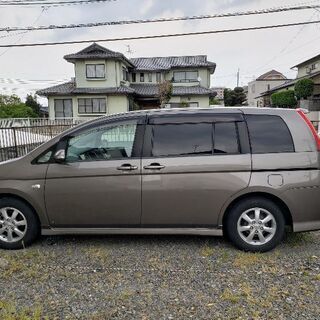 アイシス　プラタナ（最上位グレード）の画像