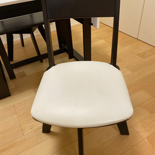 伸長式ダイニングテーブル　最大4人掛け　ニトリの画像