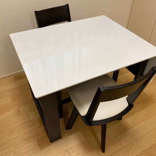 伸長式ダイニングテーブル　最大4人掛け　ニトリ