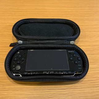 （バッテリーなし）PSP-2000本体＆ケース＆充電器＆ソフト（モンハン）の画像