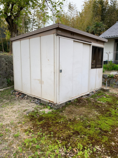 プレハブ小屋