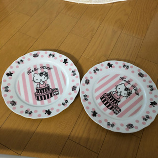 ハローキティ　大皿　2枚
