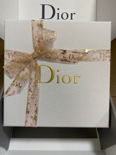 【新品未開封】限定品　Dior クチュール パレット 2020 ギフトラッピング