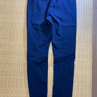 H&M紺色ズボンの画像