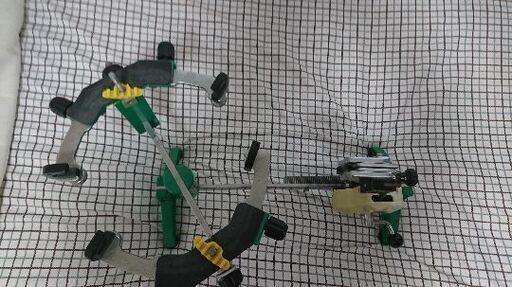 バドミントンガット張り機です