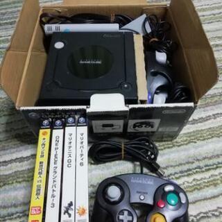 ゲームキューブ コントローラー2個 ソフト5個セットの画像