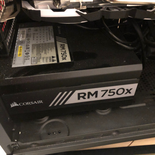 ゲーミングに　フルタワー型PC イルミネーション