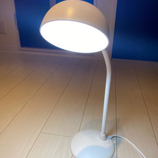 【受け渡し予定決定】ELECOM LEDデスクライト 