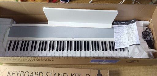 ほぼ新品⭐KORG(コルグ)⭐電子ピアノ⭐スタンド・椅子・説明書付