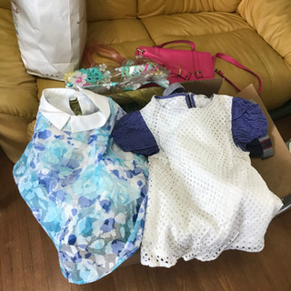 レディース洋服　段ボール一箱+雑貨など
