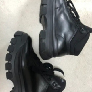 PRADA アンクルブーツスニーカーの画像