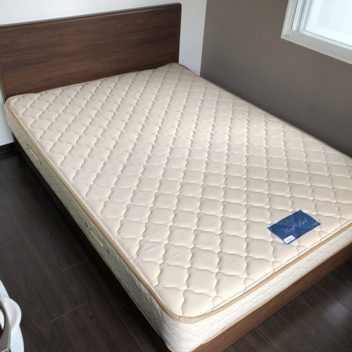 極上品！フランスベッド製　ダブルベッド