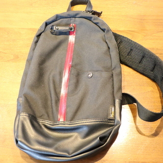 TAKEO KIKUCHI  ショルダーバック（新品同様）の画像