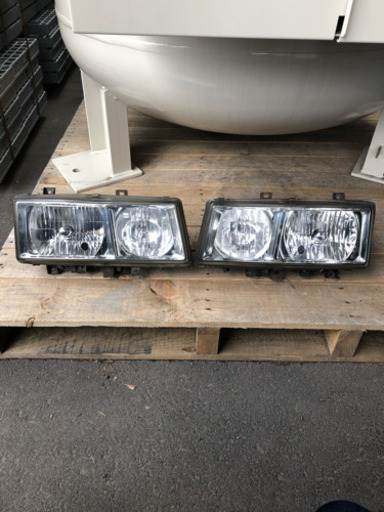 FUSO トラック　ヘッドライト　セット