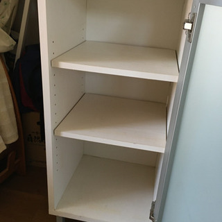 差し上げます　本棚　物入れ　2つセットの画像