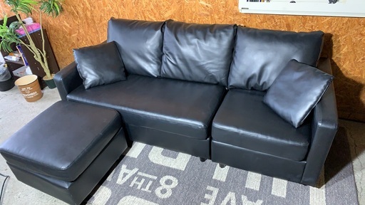 ３人がけソファー　ブラック　合皮　オットマン付き