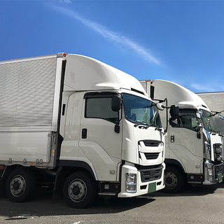 ＜必見！！即選考可能☆＞待遇宇抜群の6tドライバー！月収45万円...