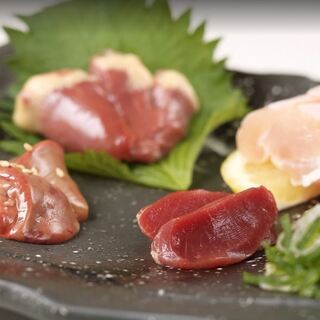高級備長炭で焼いた絶品焼鳥とこだわりの日本酒を堪能