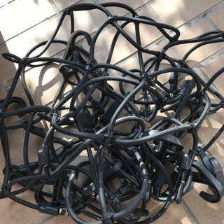 クルマの荷物を抑える網