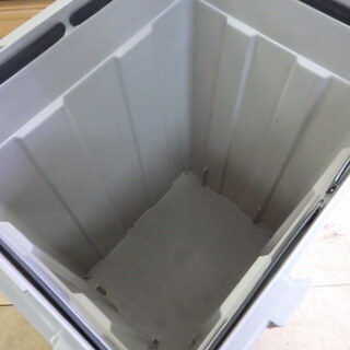格安！店舗受け渡し可能　アスベル　33L　ゴミ箱　蓋付き　日本製　札幌市内限定配送の画像