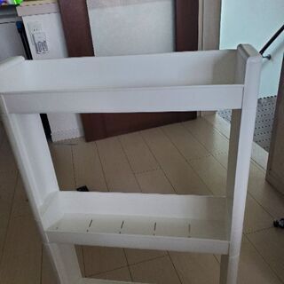 すきま収納棚
