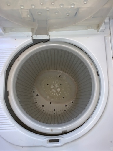 HITACHI 2槽式洗濯機　4キロ　古いですがバッチリ作動　中古