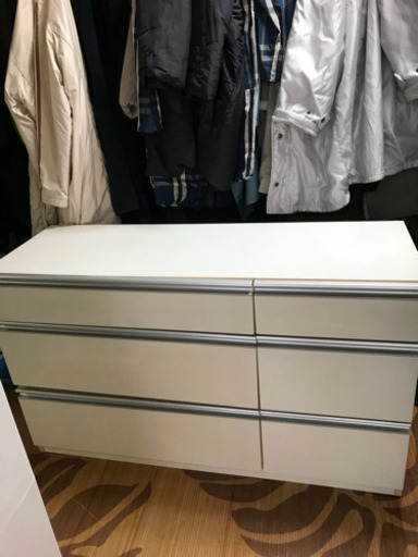引き出しが6個あります。