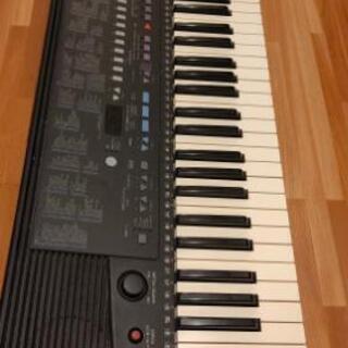 【お取引中です】ヤマハ   キーボード  (付属の脚あります)