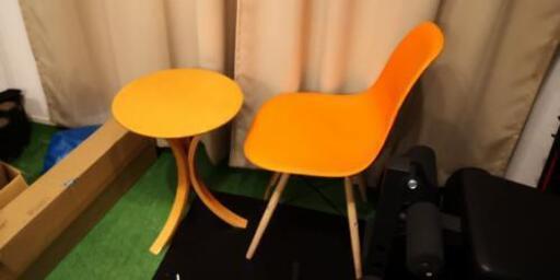 おしゃれなオレンジデスクチェアーセット
