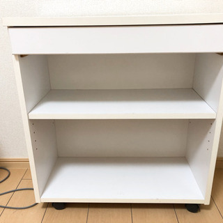 引き出し付き収納棚