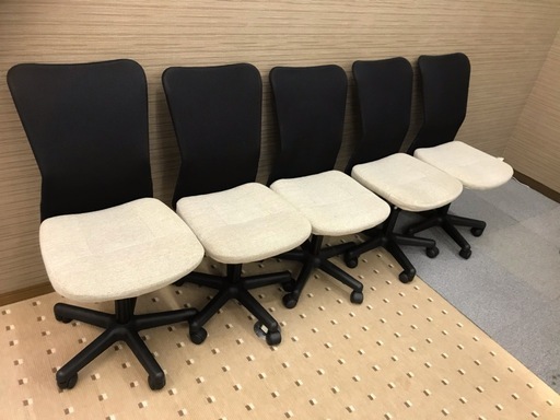 値下げしました！比較的綺麗なメッシュ椅子が５脚あります。直接引き取れる方限定でお願いします。