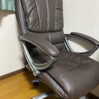 【受渡し予定者決定】デスクチェアー　(ニトリ製品)