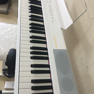 88鍵盤電子ピアノ(ホワイト)売ります！(25000円)