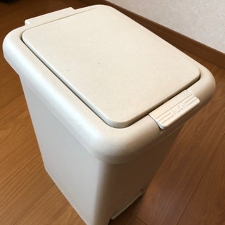 開閉ゴミ箱☆
