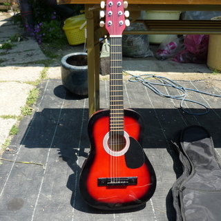 ギター子供用です。差し上げます。