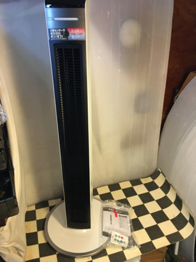 コイズミ　送風機能付　ファンヒーター　KHF-1297 ※2019年製