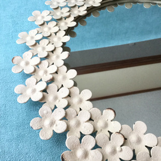【店舗什器】シャビーシックな古びた花のミラーの画像