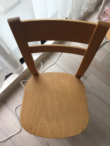 木製のイス　頑丈です