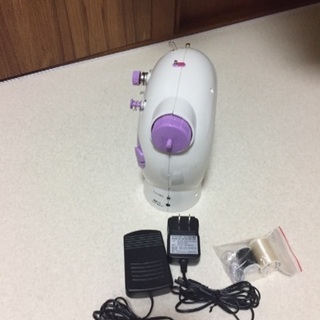 小形電動足踏みミシンの画像
