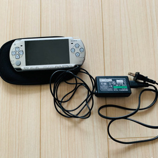 【取引終了】PSP・本体・入れ物・充電器【中古】の画像