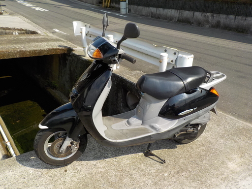 リード100　値下げしました　2サイクル　色　クロ