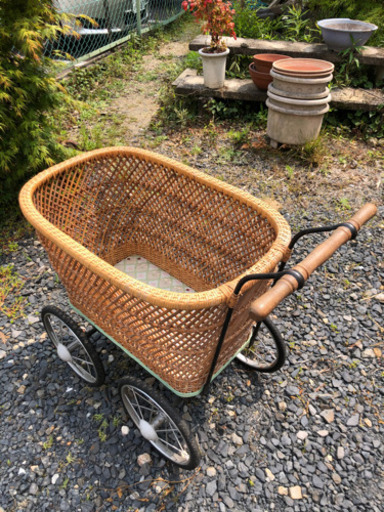 藤の手押し車