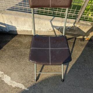 パイプ椅子の画像