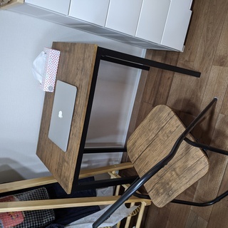 salut!(サリュ)のテーブルとチェアをセットでお譲りします。の画像