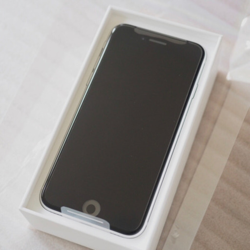 iPhone SE2 ホワイト 128GB simフリー ほぼ新品 アップルストア購入