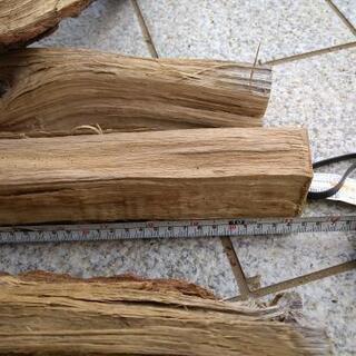 広葉樹コナラの薪！長さ35cm。含水率18％程度。茨城県潮来市。の画像