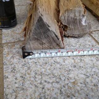 広葉樹コナラの薪！長さ35cm。含水率18％程度。茨城県潮来市。の画像