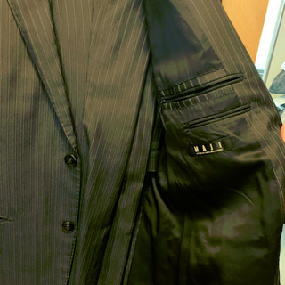 【万能ダークスーツ】の画像