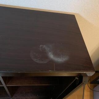 ガラス戸棚 ブラウン色 キッチンの画像