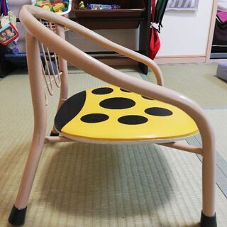 豆椅子　てんとうむしの画像